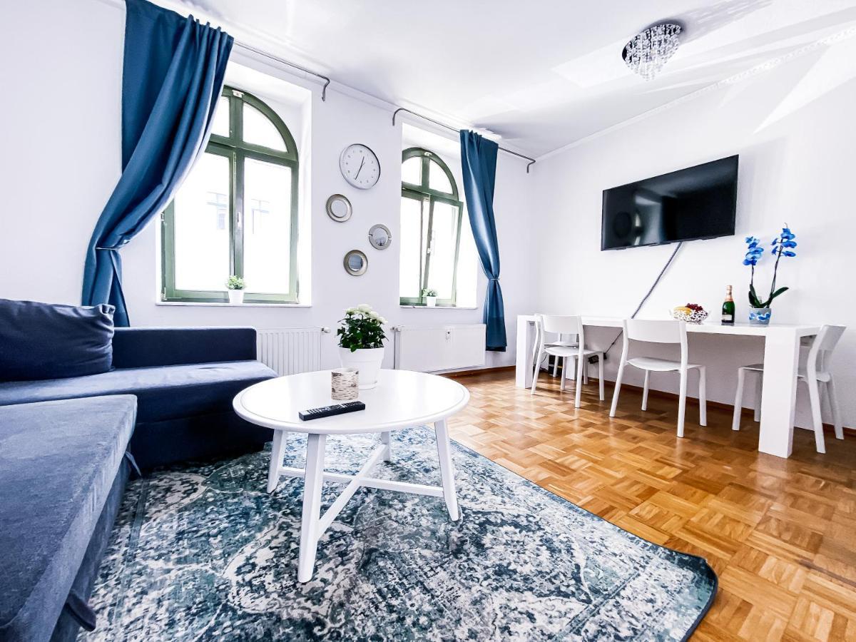 Apartment Zentraler Altbau Am Clara-zetkin-park, Rb-arena Um Ecke, Netflix Inklusive