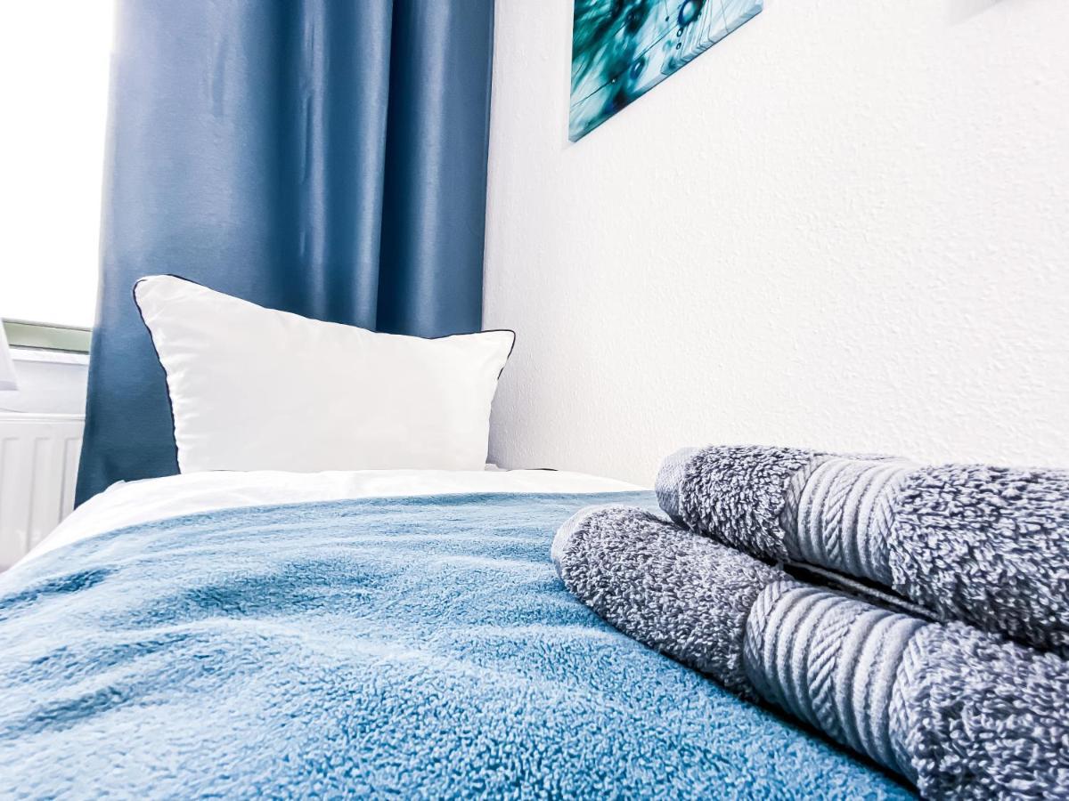 Apartment Zentraler Altbau Am Clara-zetkin-park, Rb-arena Um Ecke, Netflix Inklusive *